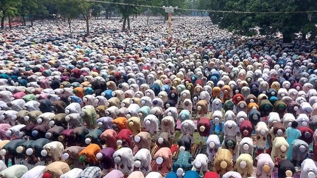 a record 600000 worshipers attended the eid congregation in sholakia