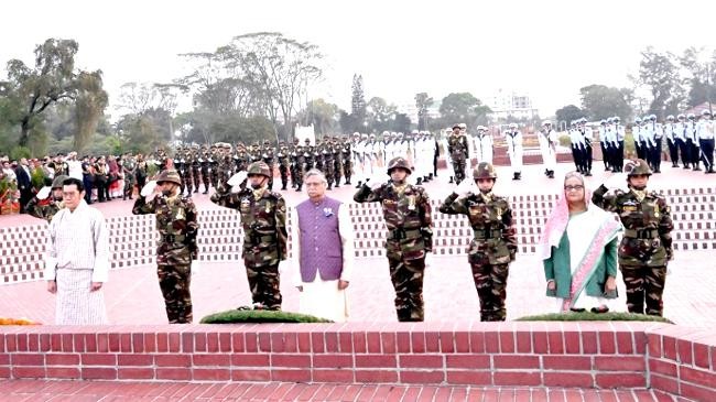 president and prime minister tribute to martyrs at national memorial on independence day