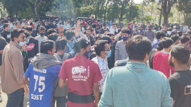 shahjalal university students declared vc unwanted