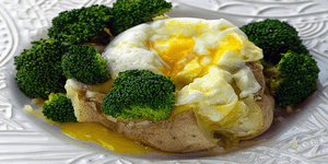 broccoli and egg