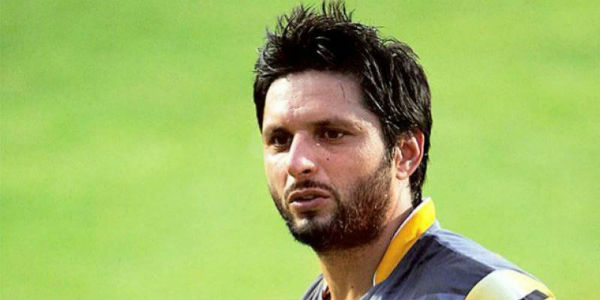 afridi anry on butt and asif