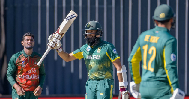 amla and cock while making a partnership of 282