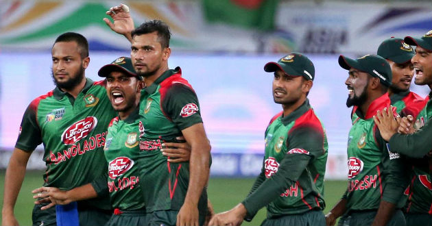 bangladesh celebrating a wicket