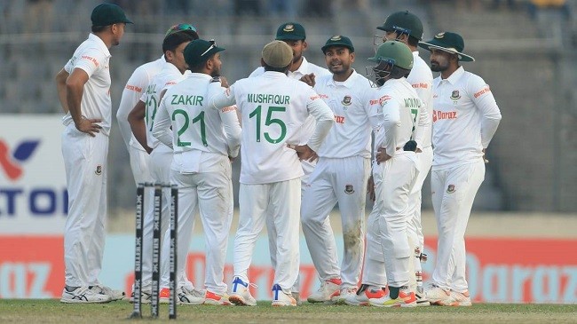 bangladesh celebrating miraz wickets 1