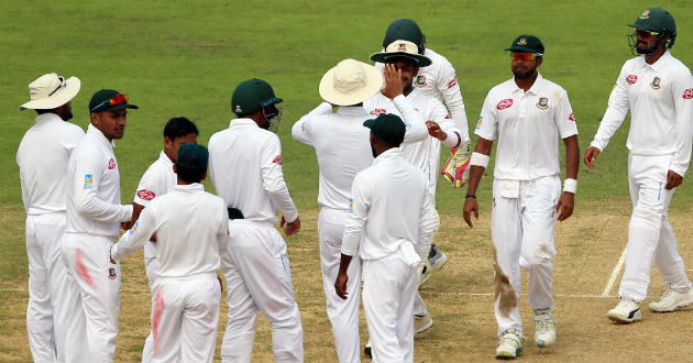 bangladesh players celebrating a wicket of taijul