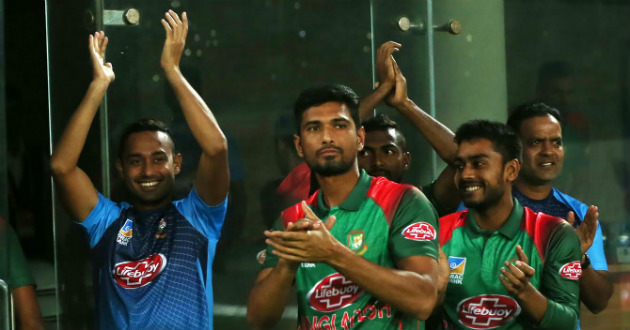 bangladesh team applaud imrul kayes ton