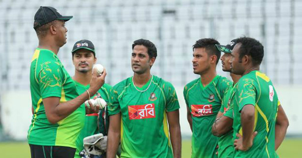 courtney walsh started coaching of bangladesh