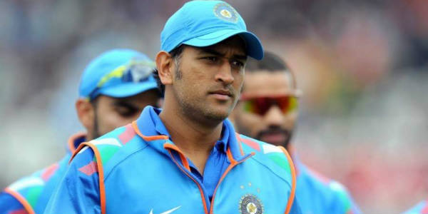 dhoni is being critesized