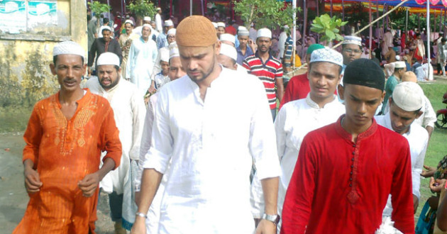 mashrafe celebrated eid in narail again