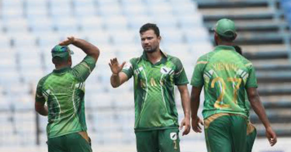 mashrafe took six wickets in dhaka league