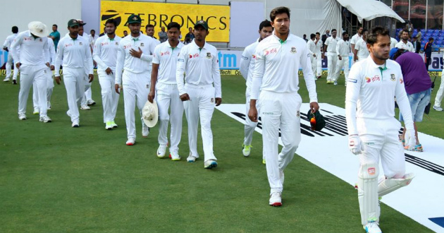 mushfiq and his team to survive 120 overs in hyderabad test