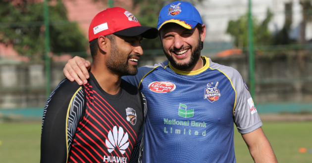 shahid afridi and tamim iqbal while practice for bpl 2017