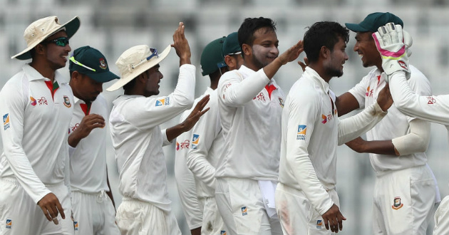 shakib celebrating after taking a wicket in dhaka test against australia