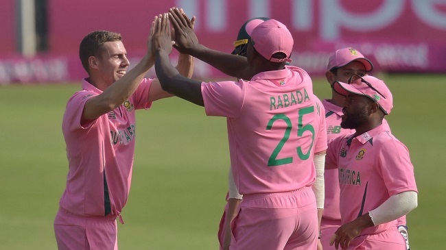 south africa celebrating a wicket 2