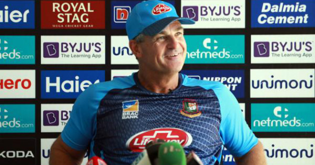 steve rhodes talked to media during asia cup