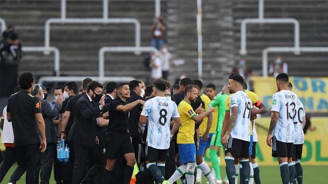 argentina brazil clash 4
