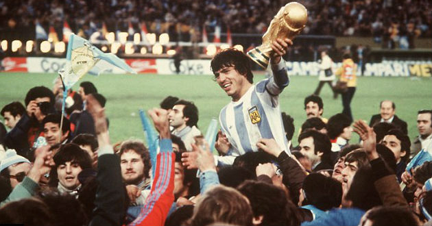 argentina celebrate their first world cup trophy