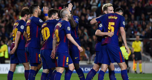 barcelona celebrate their victory over roma