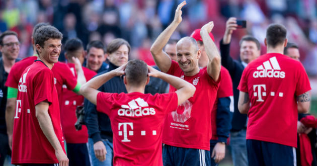 bayern munich celebrate their victory