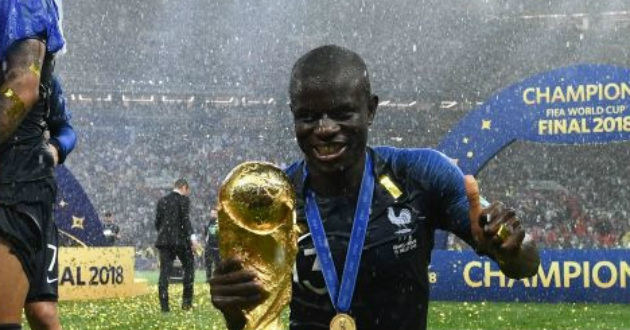 engalo kante holding world cup trophy