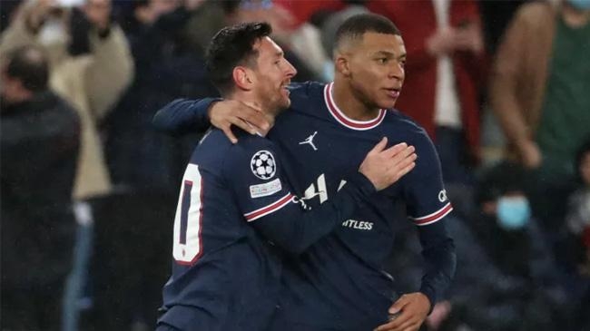 messi and mbappe psg 4