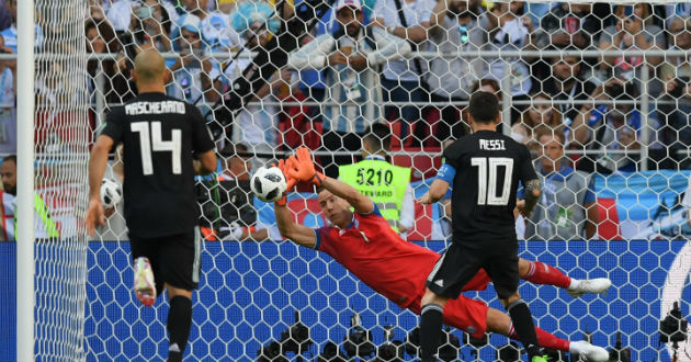 messi missed penalty as argentina failed to win