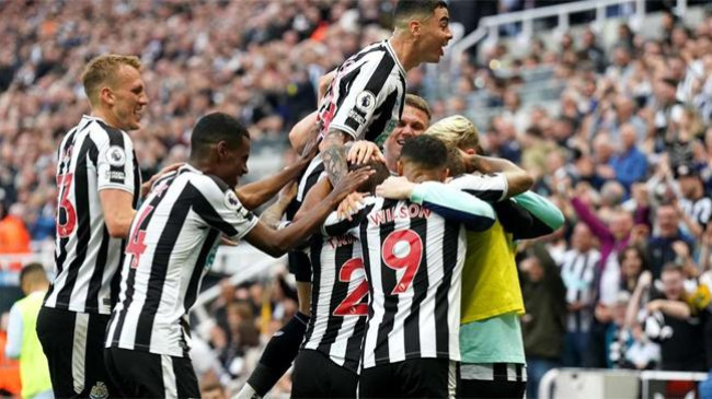newcastle close in on champions league