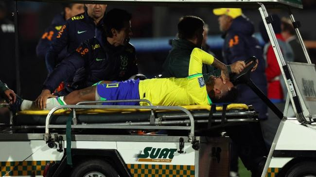 neymar injured brazil vs uruguay