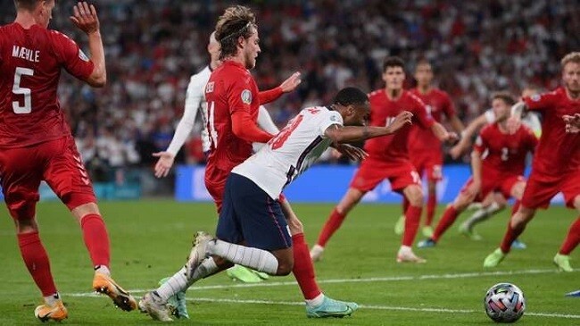 raheem sterling penalty incident england vs denmark euro 2020