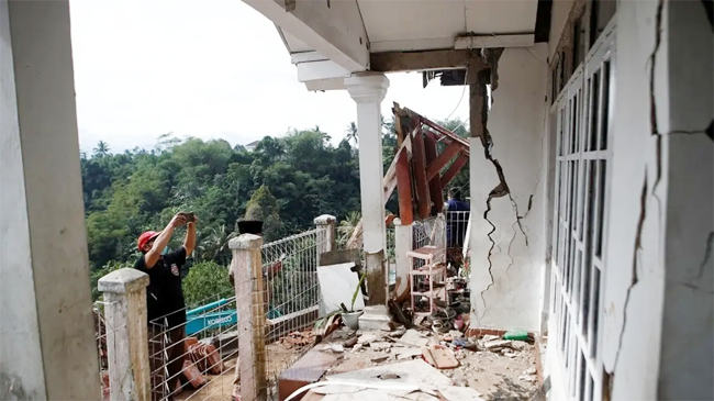 earthquake struck indonesia