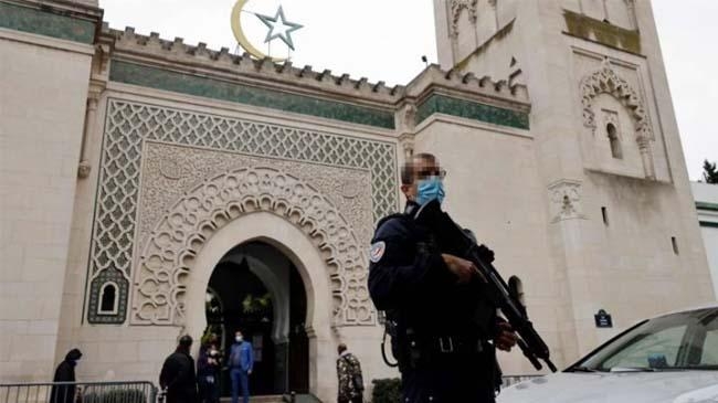 france closes 20 more mosques