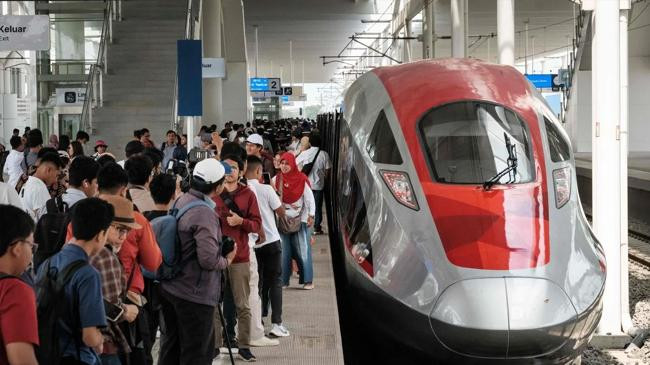indonesias china backed high speed railway