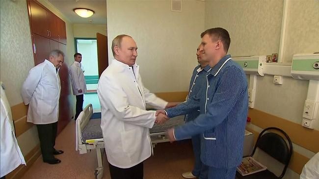putin met with wounded russian soldiers