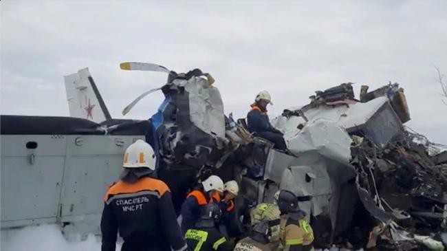 russian plane crash 4 out of 6 on board found alive in northeastern afghanistan