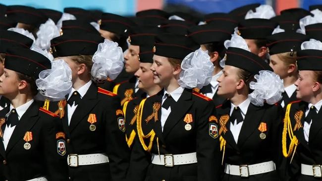 russian pmc trying to recruit women into combat roles in ukraine for first time uk