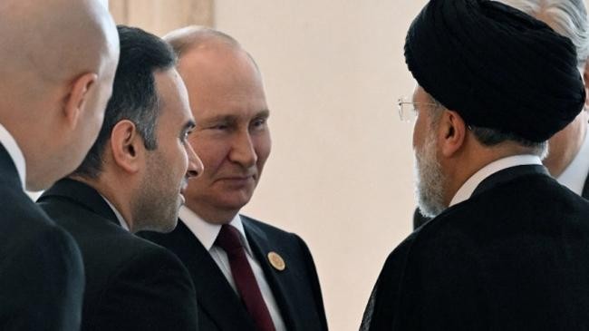 russian president vladimir putin and iranian president ebrahim raisi