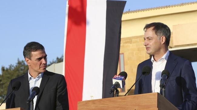 spanish prime minister pedro sanchez left and belgian prime minister alexander de croo