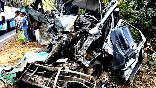 10 die in road crash on dhaka ctg highway