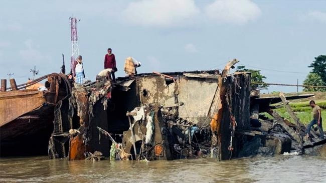 150 year old british ship at the bottom of the karnaphuli river