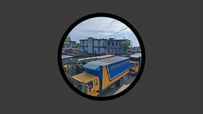 ঢাকা-চট্টগ্রাম মহাসড়ক: যানজটে আটকে অ্যাম্বুলেন্সেই প্রাণ গেল রোগীর