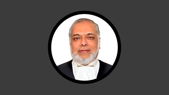 বাগবিতণ্ডার জেরে এজলাস ছাড়লেন প্রধান বিচারপতি