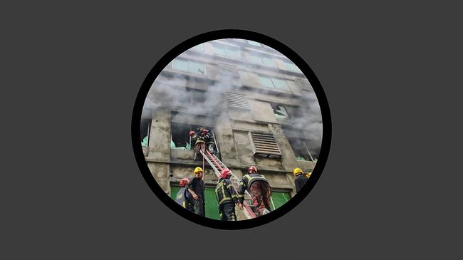 গাজীপুরে পোশাক কারখানায় আগুন: নিয়ন্ত্রণে ৯ ইউনিট