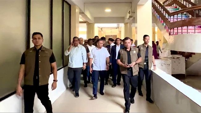 হাসপাতালে ধূমপান: প্রধানমন্ত্রীর নির্দেশে চিকিৎসক বরখাস্ত