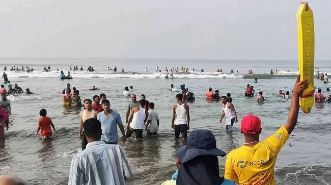 হিমছড়ি সৈকতে গোসলে নেমে প্রাণ গেল তিন পর্যটকের, নিখোঁজ দুজন