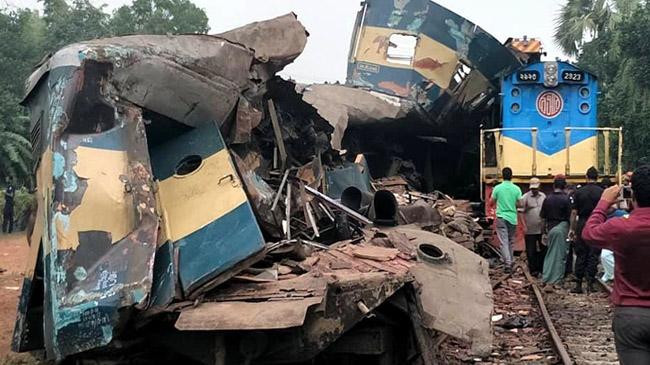 2 train collisions in brakmanbaria 1