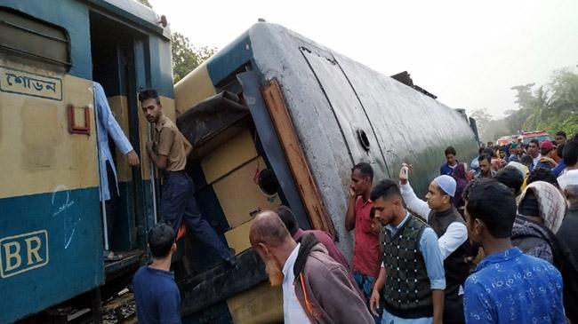 2 train collisions in brakmanbaria 2