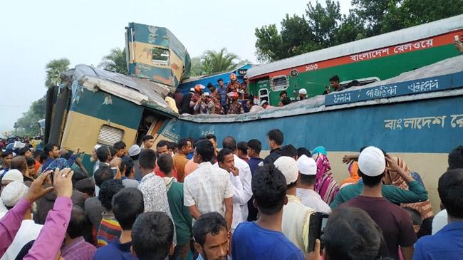2 train collisions in brakmanbaria