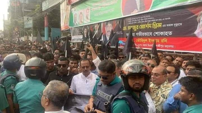 35 injured in clash between police and bnp in gazipur