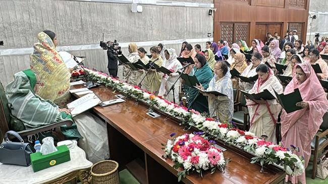 50 women mps of reserved seats take the oath