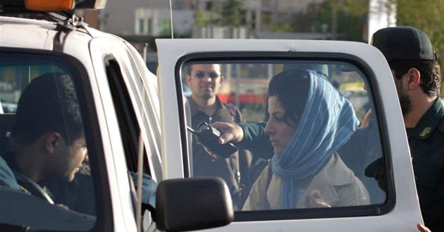 Iranian police women arrest